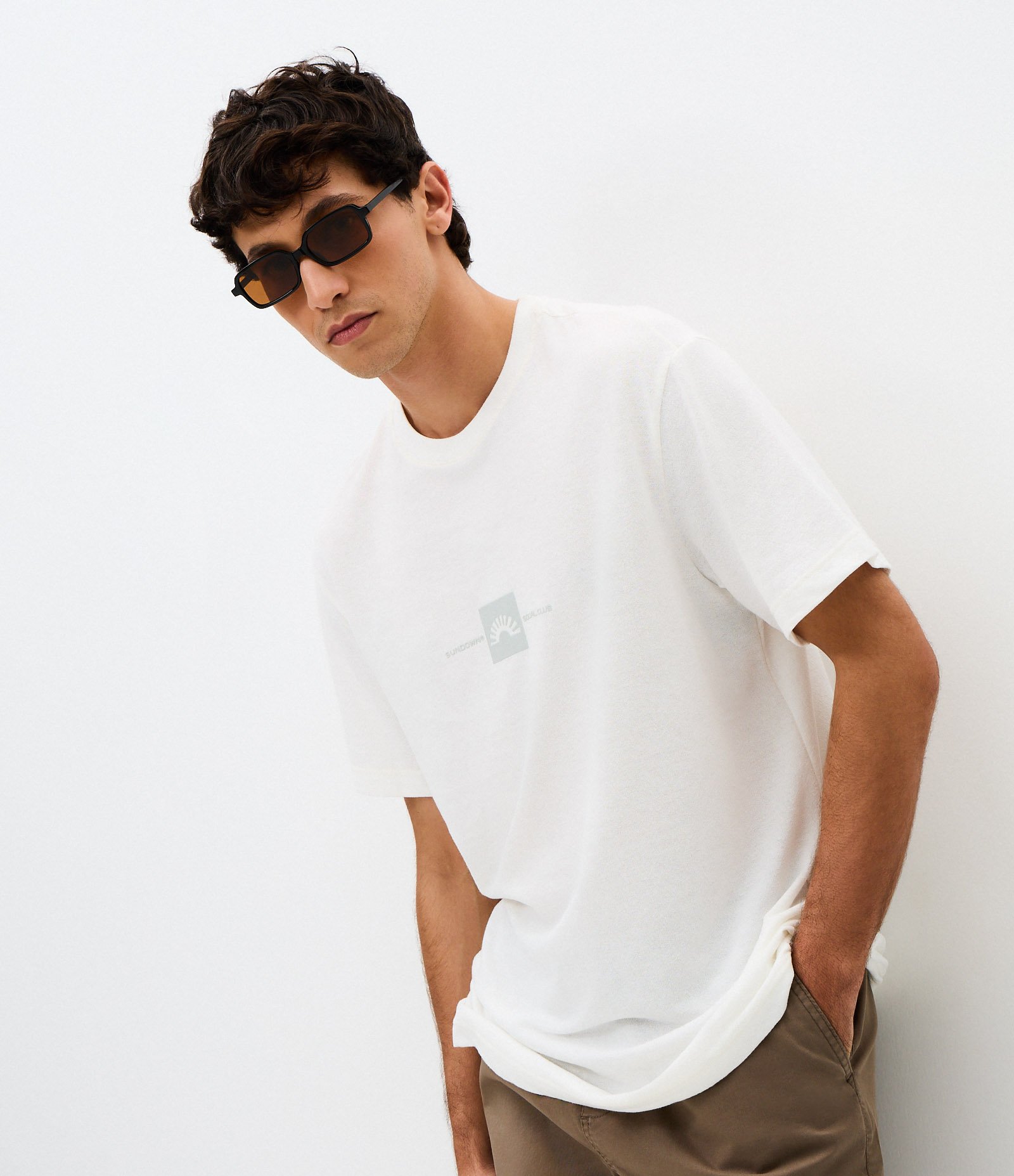 Camiseta Comfort com Estampa em Relevo Off White 1
