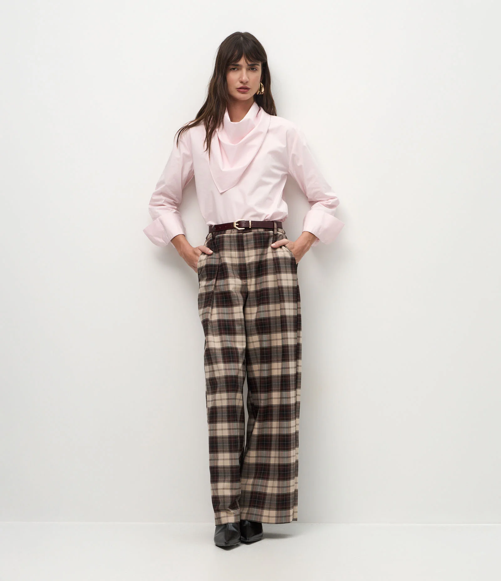 Blusa em Tricoline com Detalhe de Lenço Rosa 3