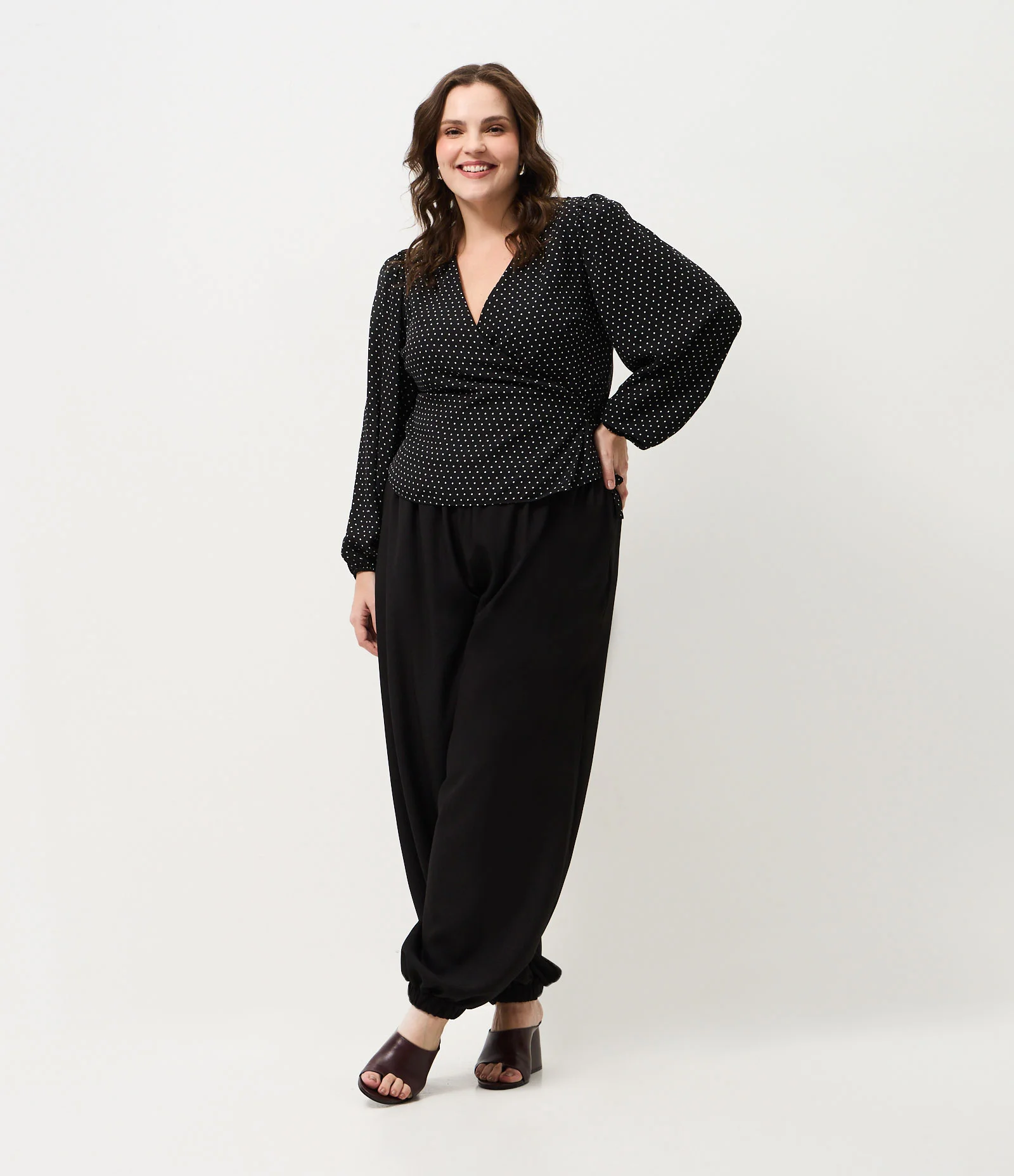 Blusa Poá Transpassada com Amarração Curve & Plus Size Preto 2