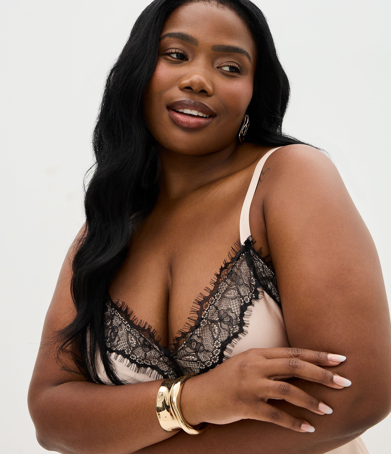 Vestido Midi em Cetim com Renda no Decote Curve & Plus Size Bege 3