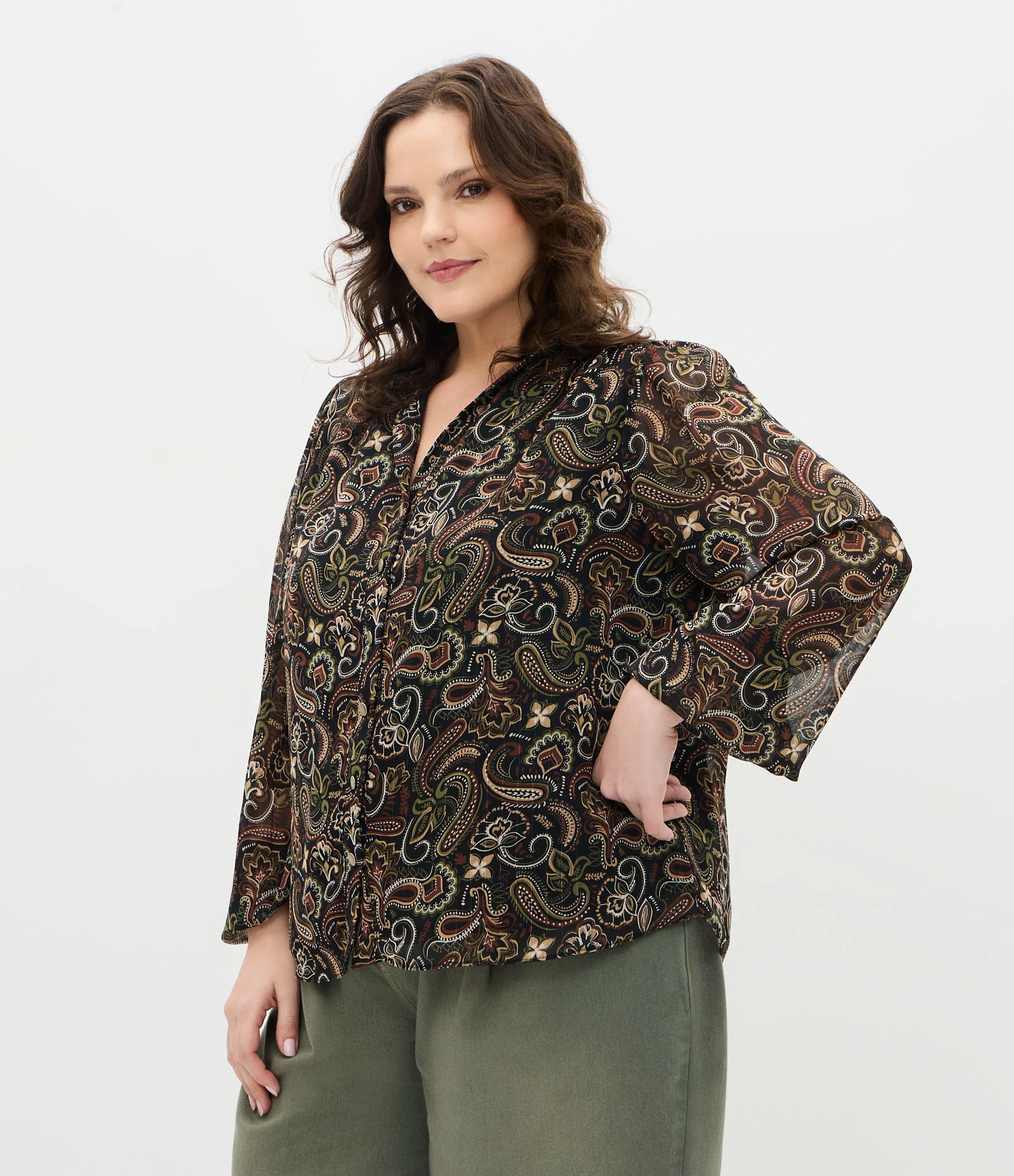 Blusa Bata Manga Longa em Chiffon com Estampa Paisley Curve & Plus Size Preto 1