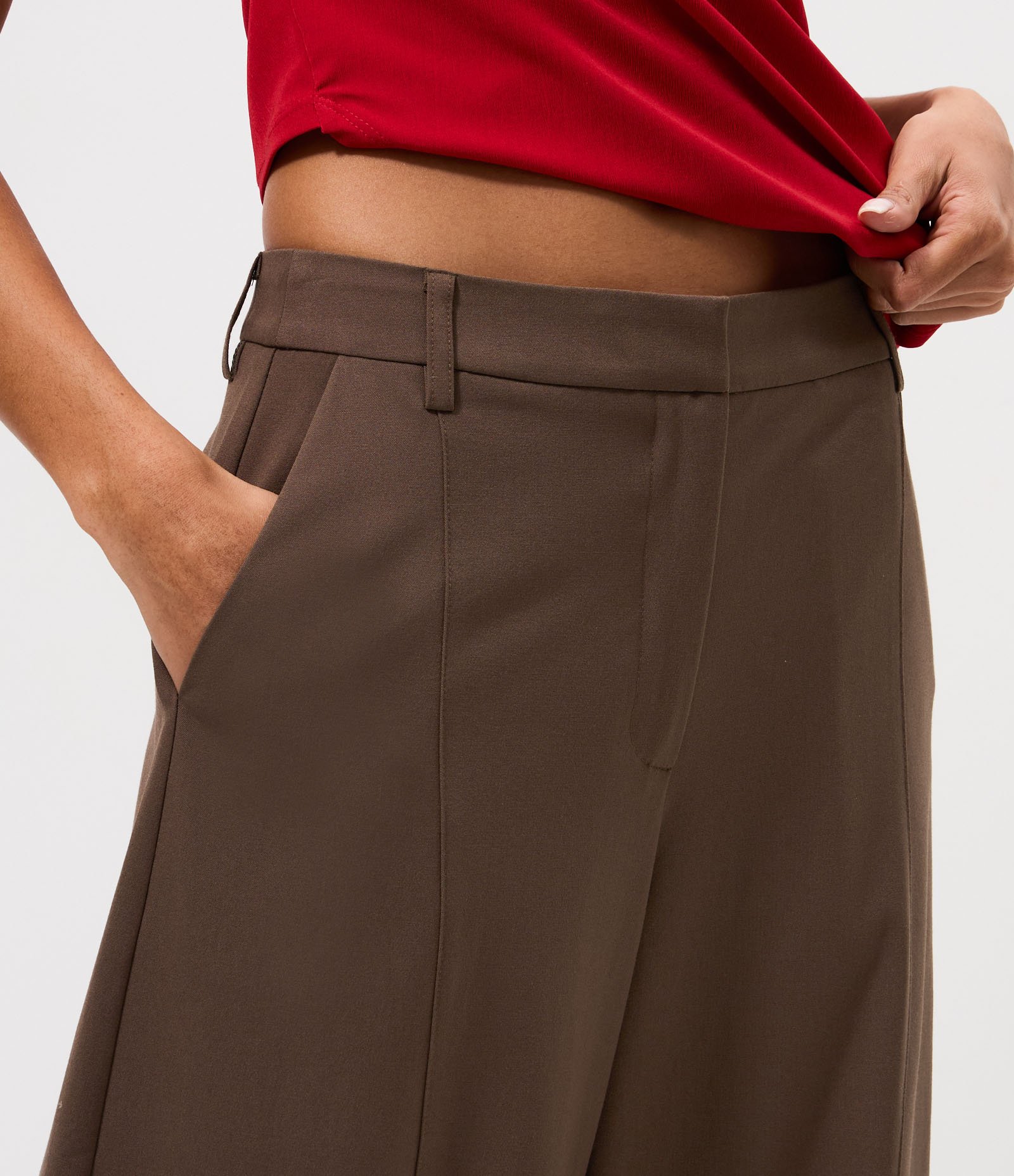Calça Barrel Alfaiatada Marrom 3