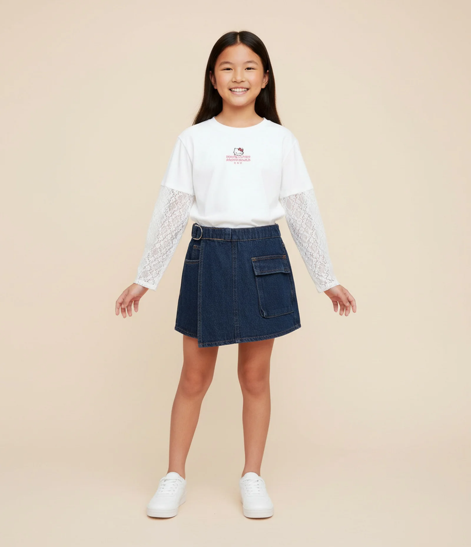 Camiseta Infantil com Renda e Estampa Hello Kitty – Tam 5 a 16 Anos Branco 1