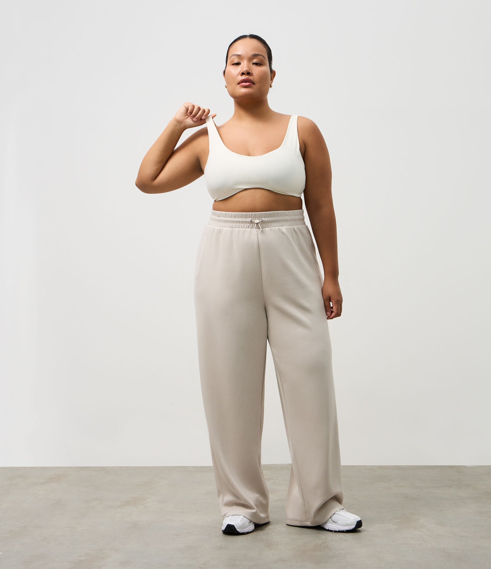 Top Curto Esportivo com Detalhe de Ondulação Off White 6