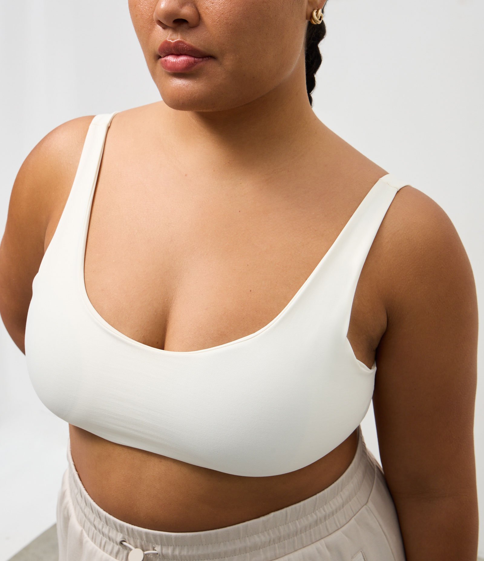 Top Curto Esportivo com Detalhe de Ondulação Off White 7