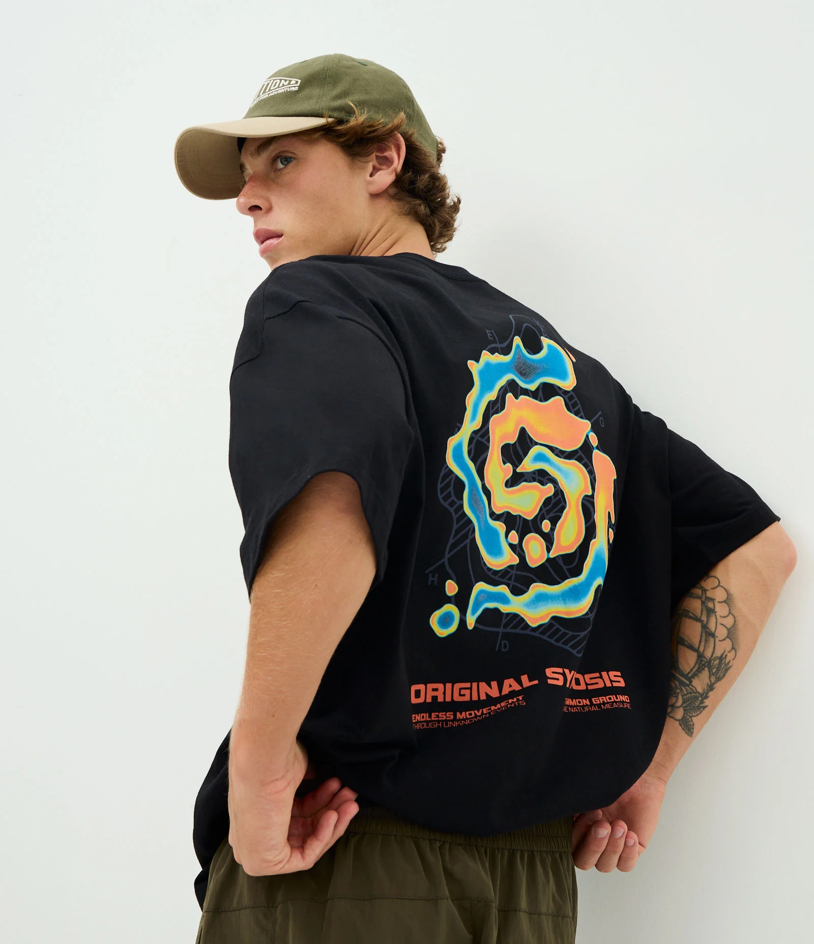 Camiseta Manga Curta em Algodão Fit Oversized Original Symbioses Preto 1