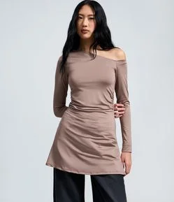 Vestido Curto Manga Longa com Decote Assimétrico