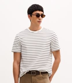 Camiseta Regula em Algodão com Estampa de Listras