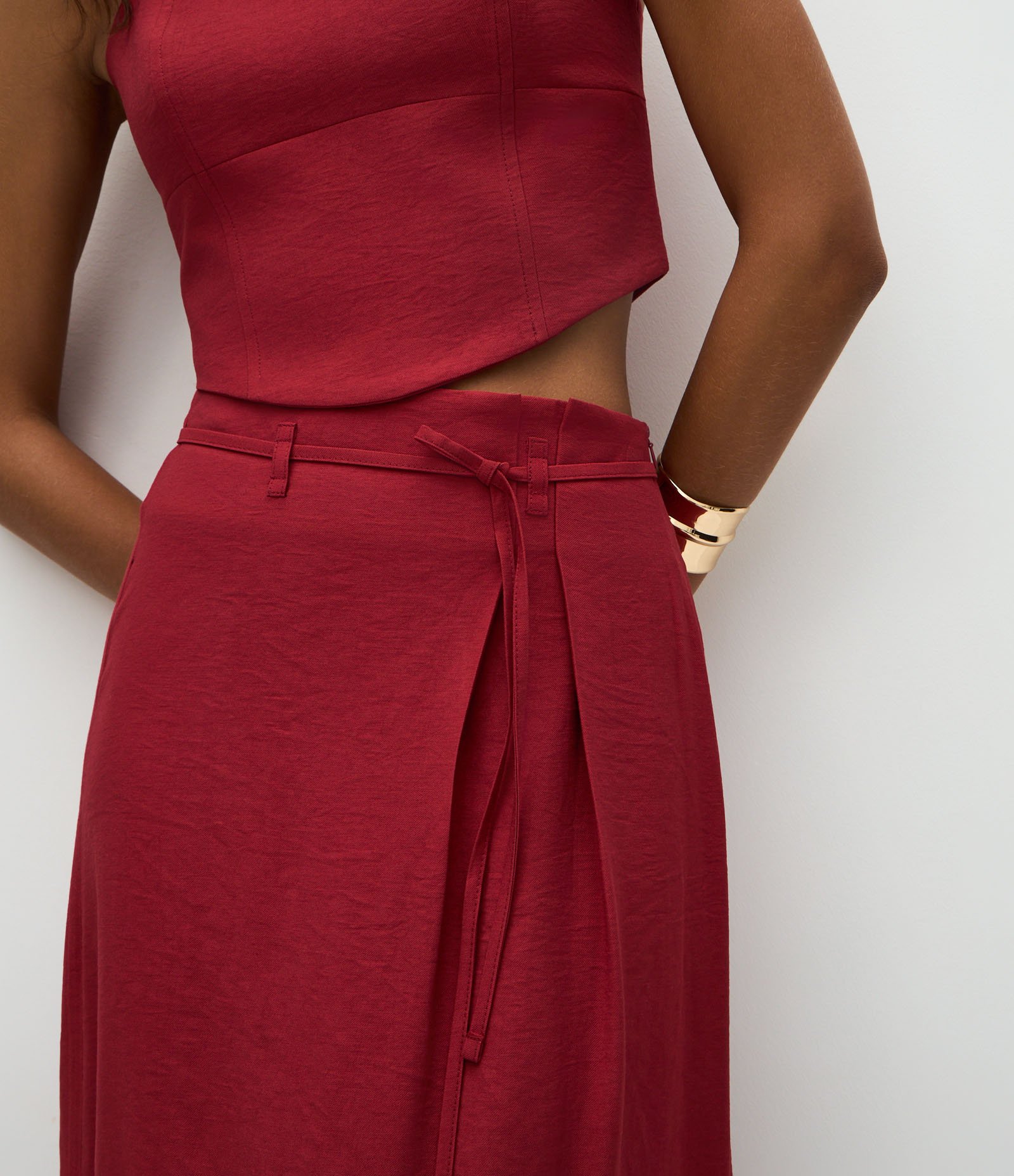 Saia Midi Alfaiatada com Amarração na Cintura Vermelho 4