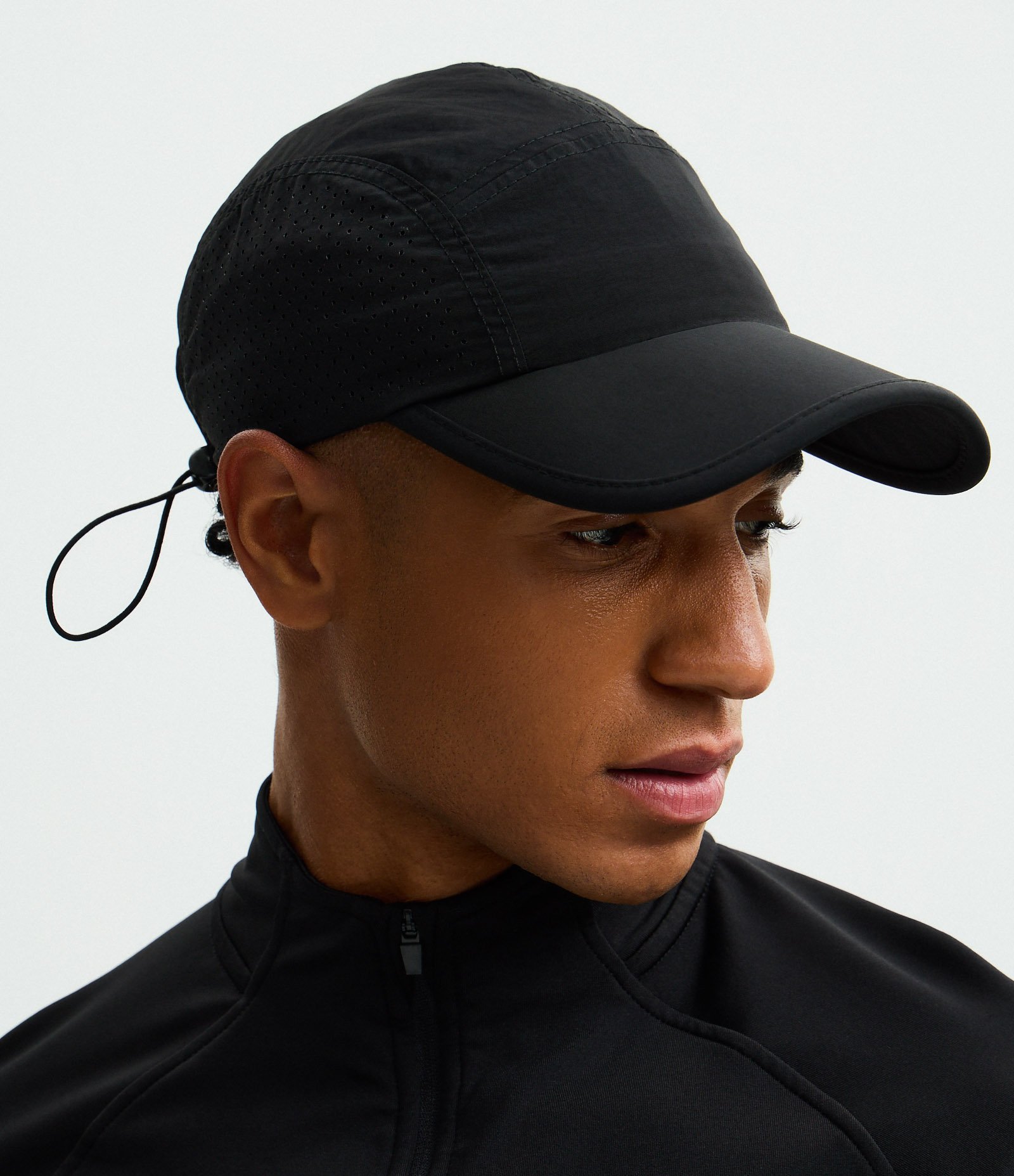 Boné em Poliamida Liso com Tecnologia UV e Regulador Traseiro Preto 3