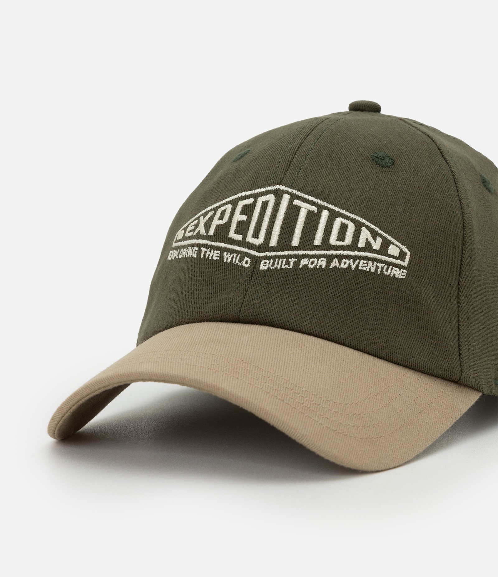 Boné em Sarja com Estampa Lettering Bordada Verde 4