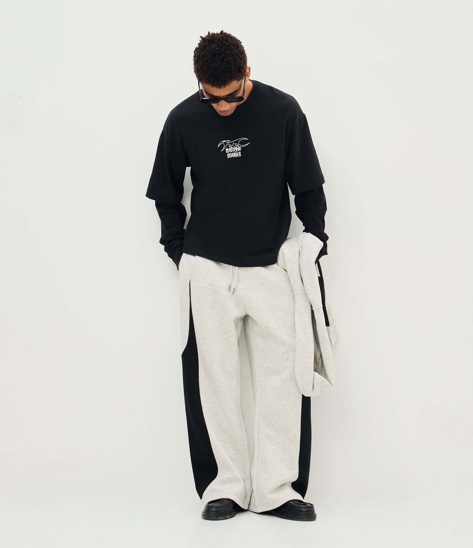 Camiseta Boxy Manga Longa com Estampa Desorder Preto 3