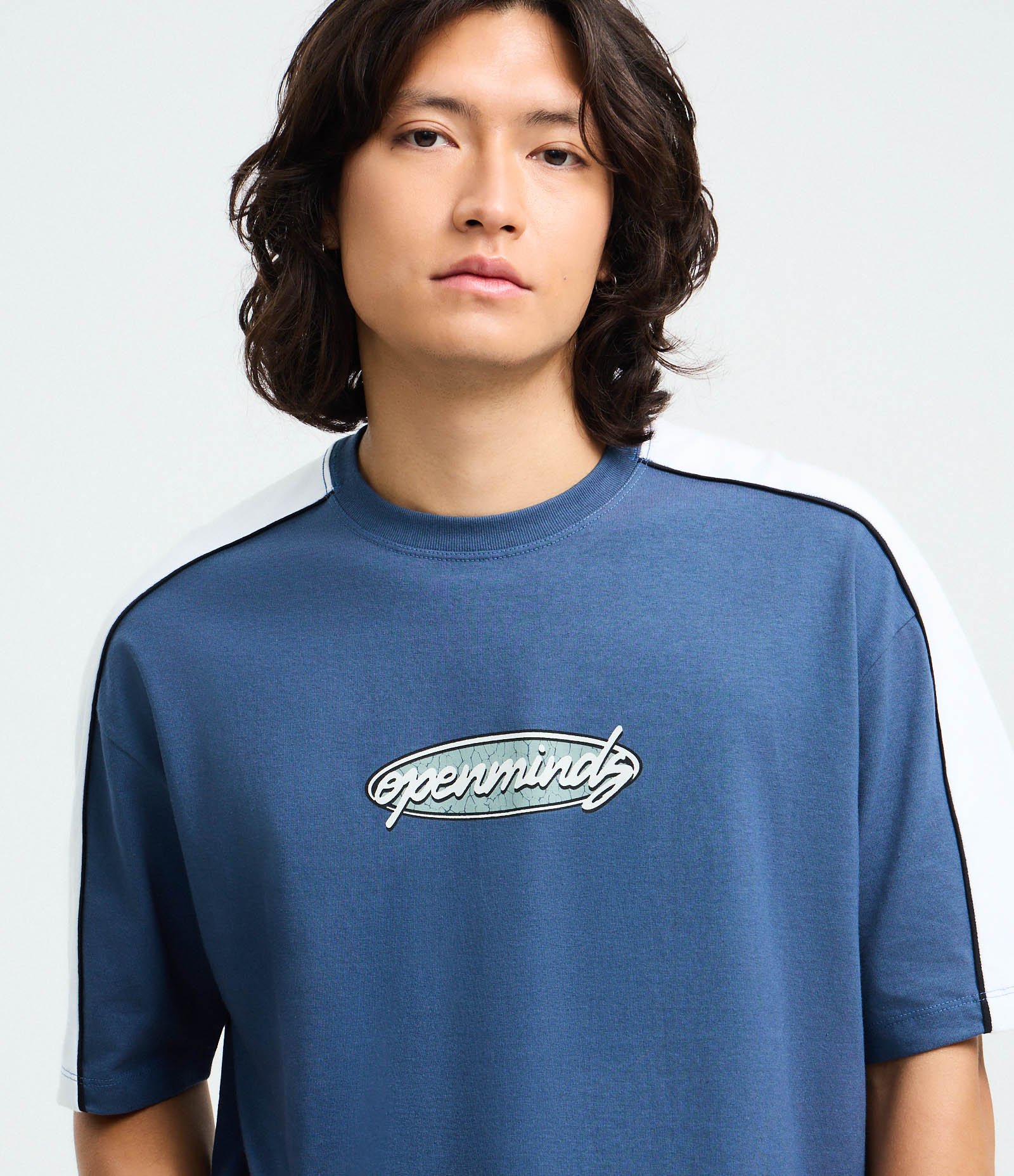 Camiseta Manga Curta Relaxed em Algodão com Lettering Openminds com Recorte nas Mangas Azul 3