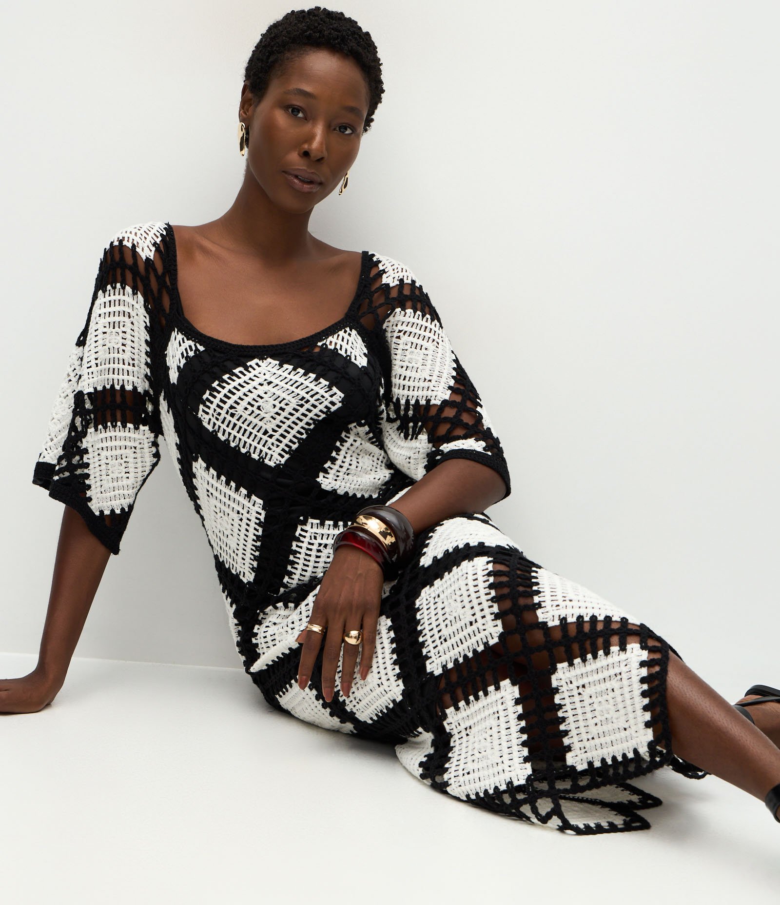 Vestido Midi de Tricô com Mangas Amplas em Efeito Crochê Branco/Preto 5