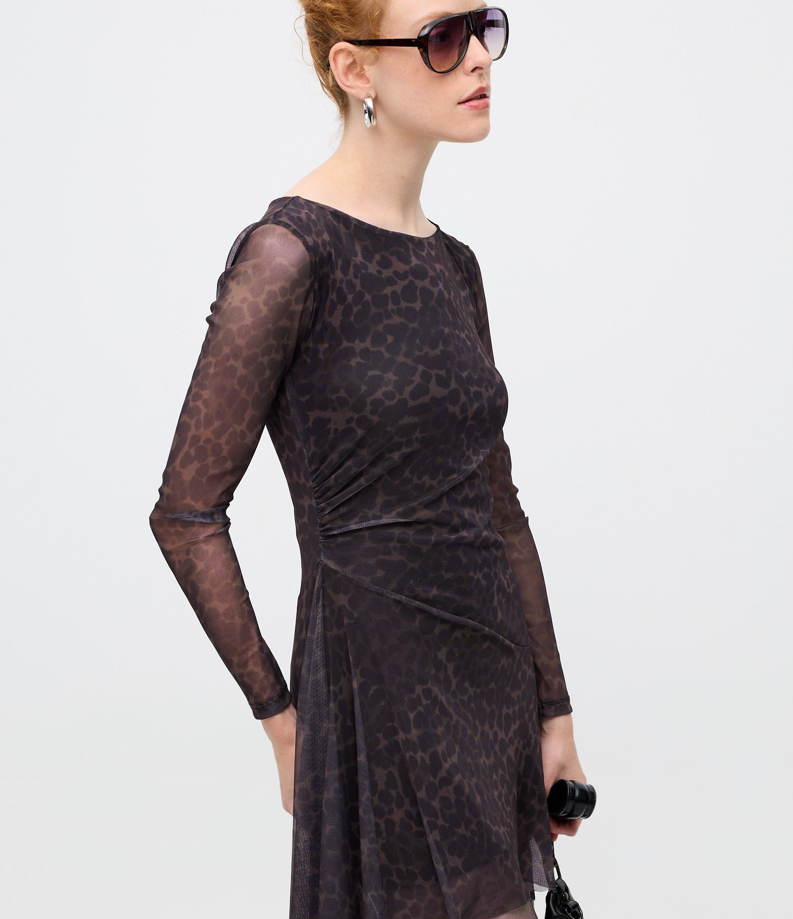 Vestido Curto em Tule com Estampa Oncinha e Transparência Preto 3