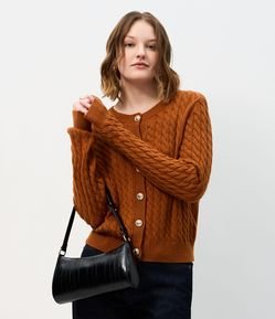 Cardigan Curto em Tricô com Abotoamento Frontal