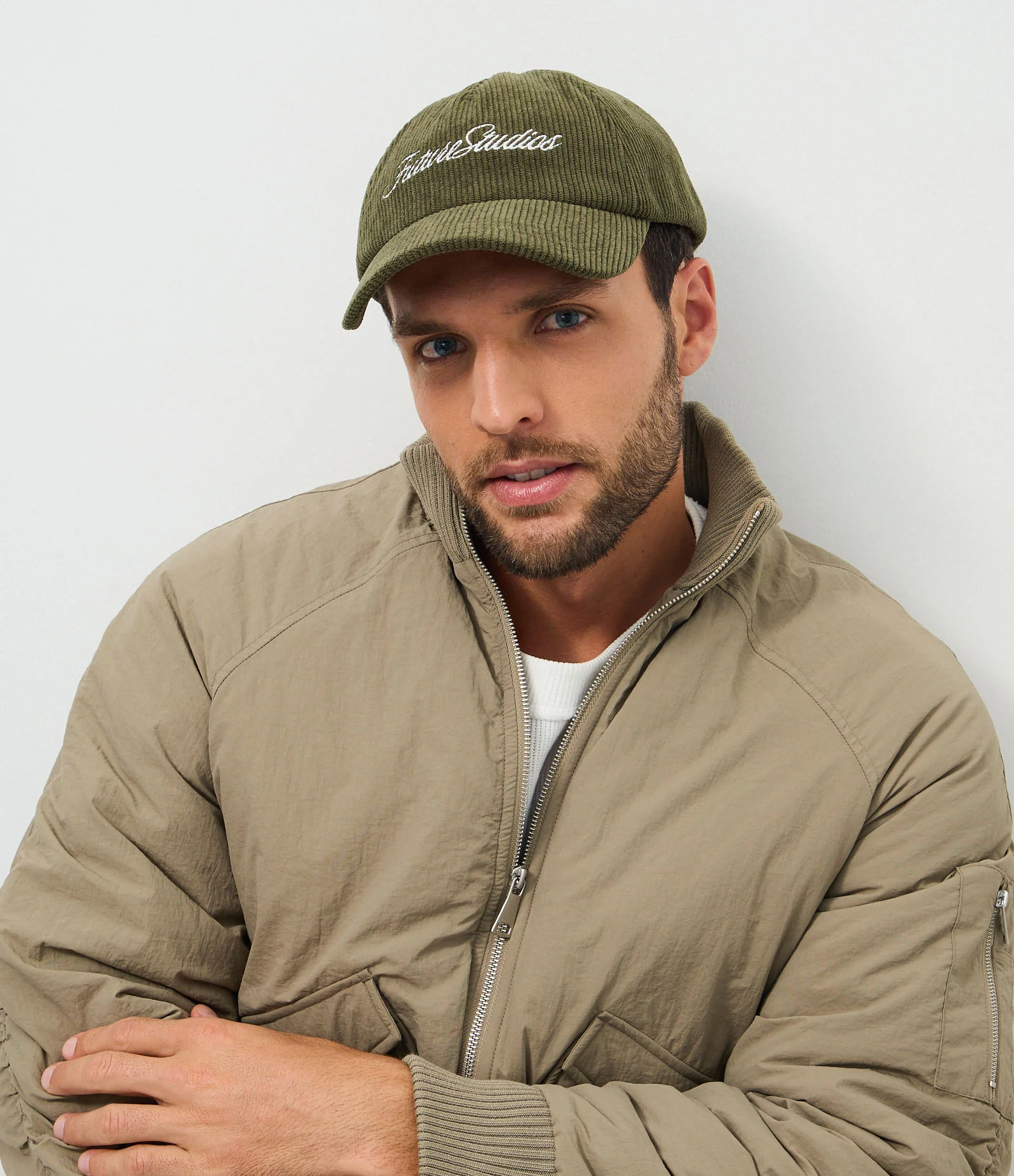 Boné Cotelê com Lettering Future Studios Verde 1