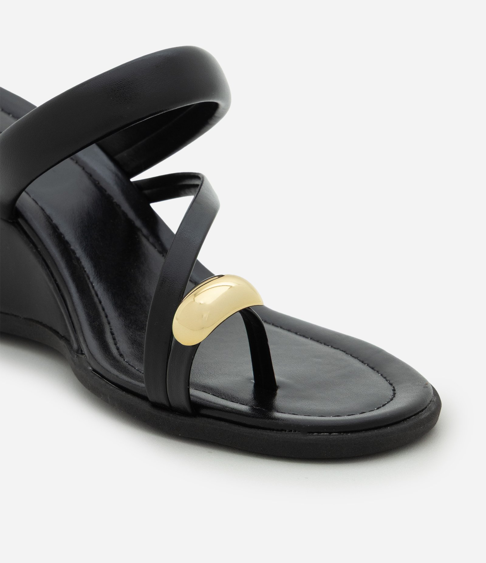 Sandália Mule em PU com Salto Anabela e Dedeira Preto 4