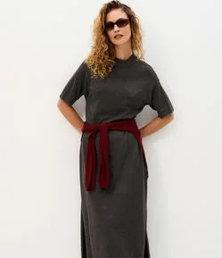 Vestido Midi Amplo em Tricô com Manga Curta