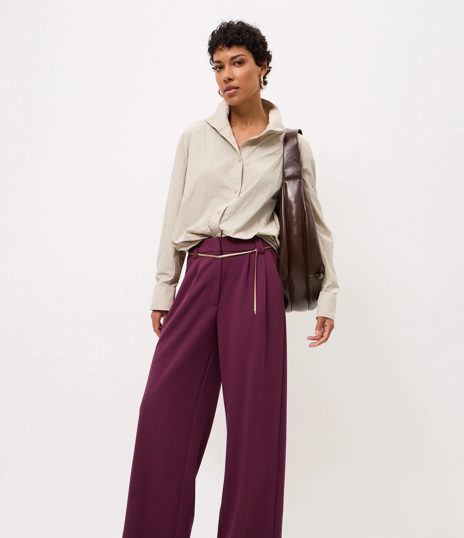 Calça Wide em Crepe com Cinto Corrente Vinho 2