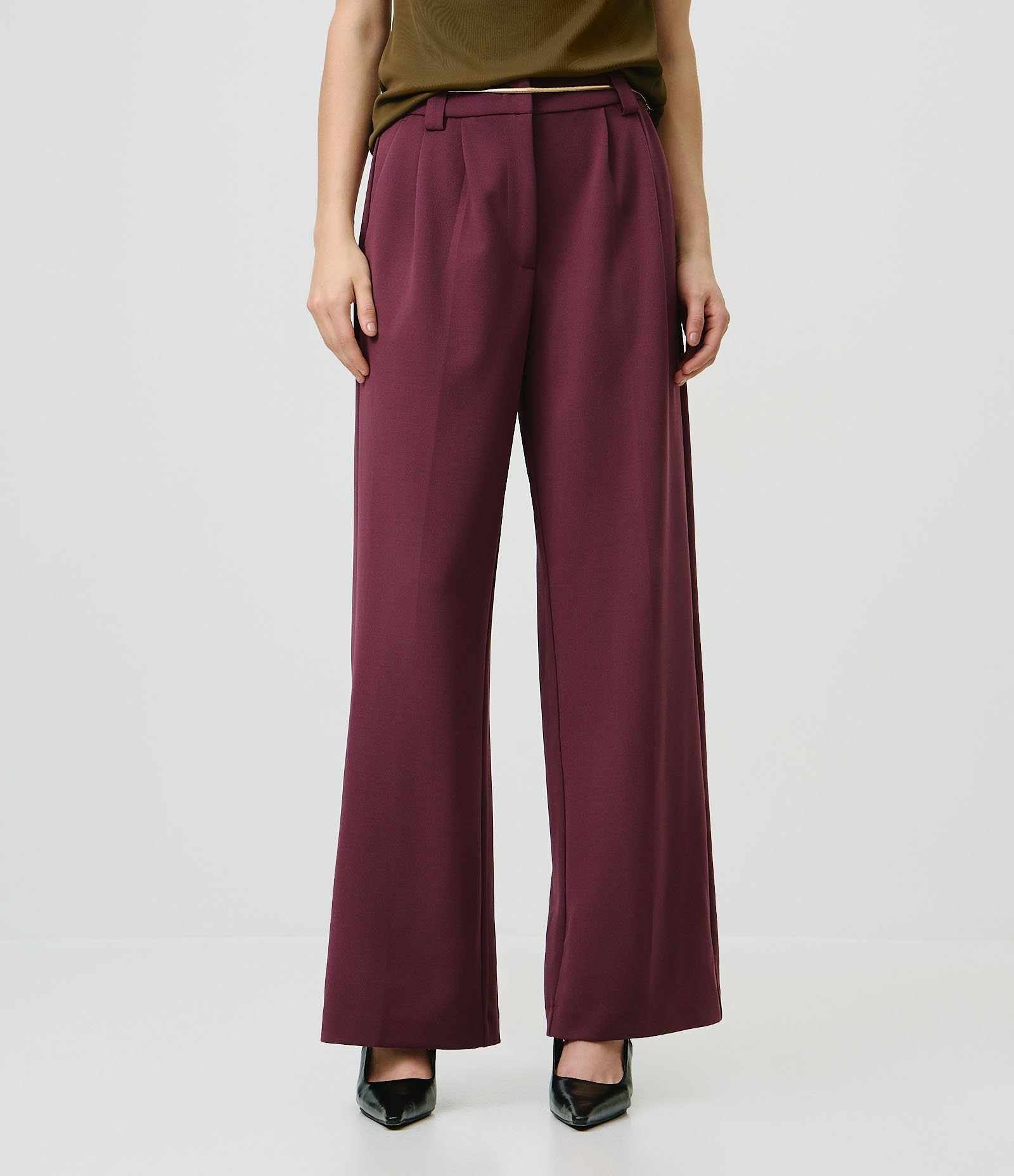 Calça Wide em Crepe com Cinto Corrente Vinho 3