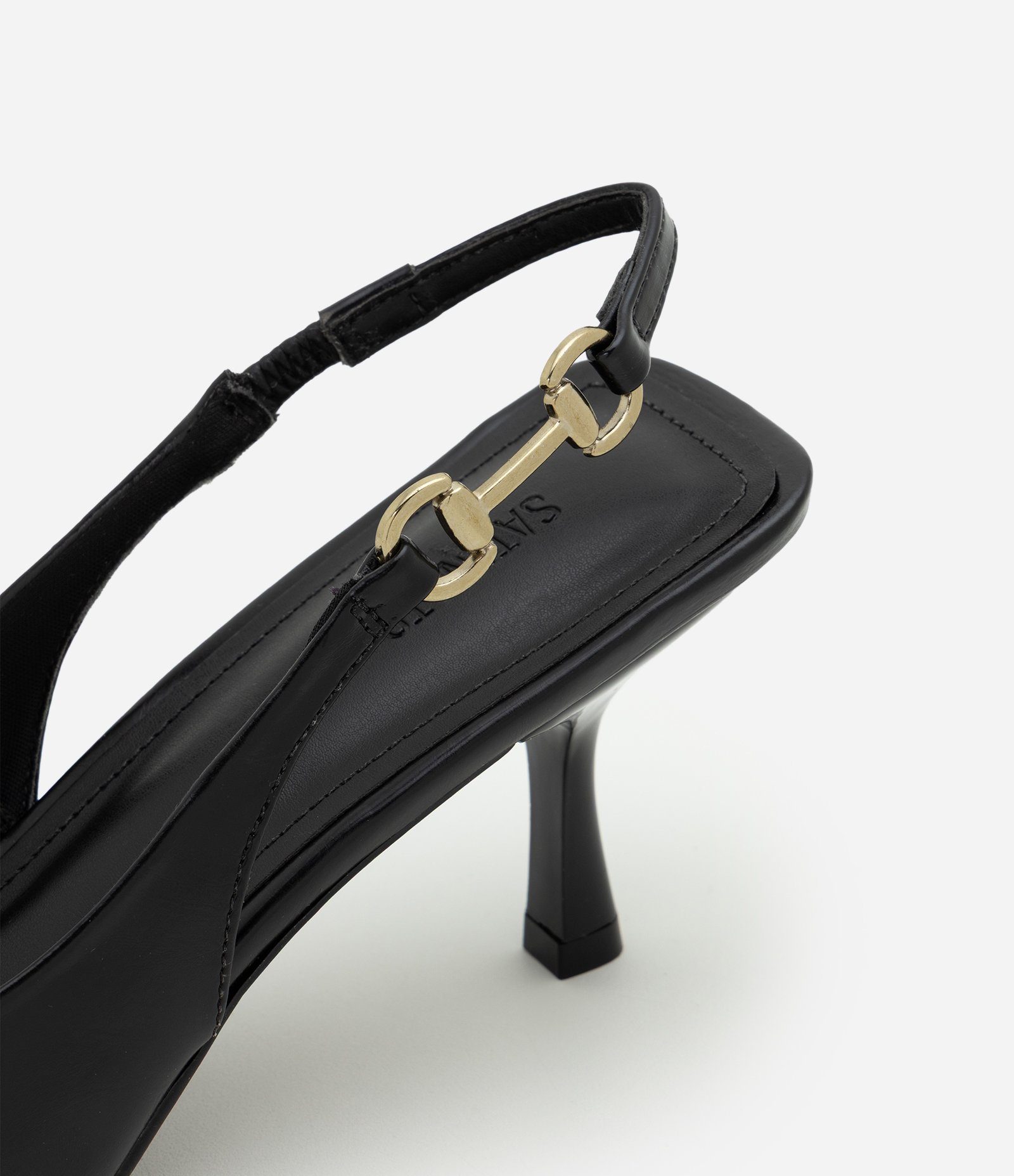 Sapato Slingback com Aviamento Lateral Preto 5