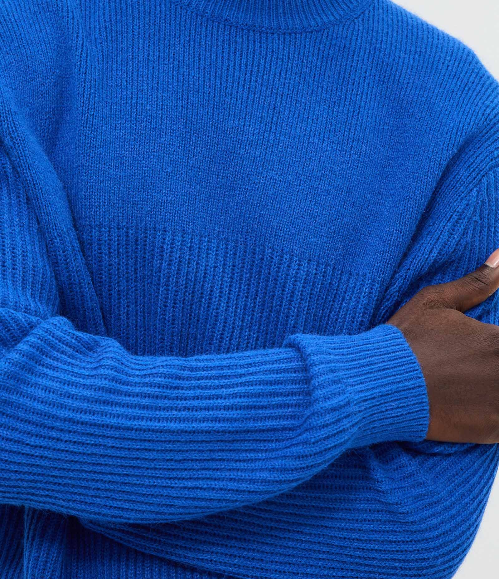 Suéter Regular em Tricô Texturizado com Gola Redonda Azul 2