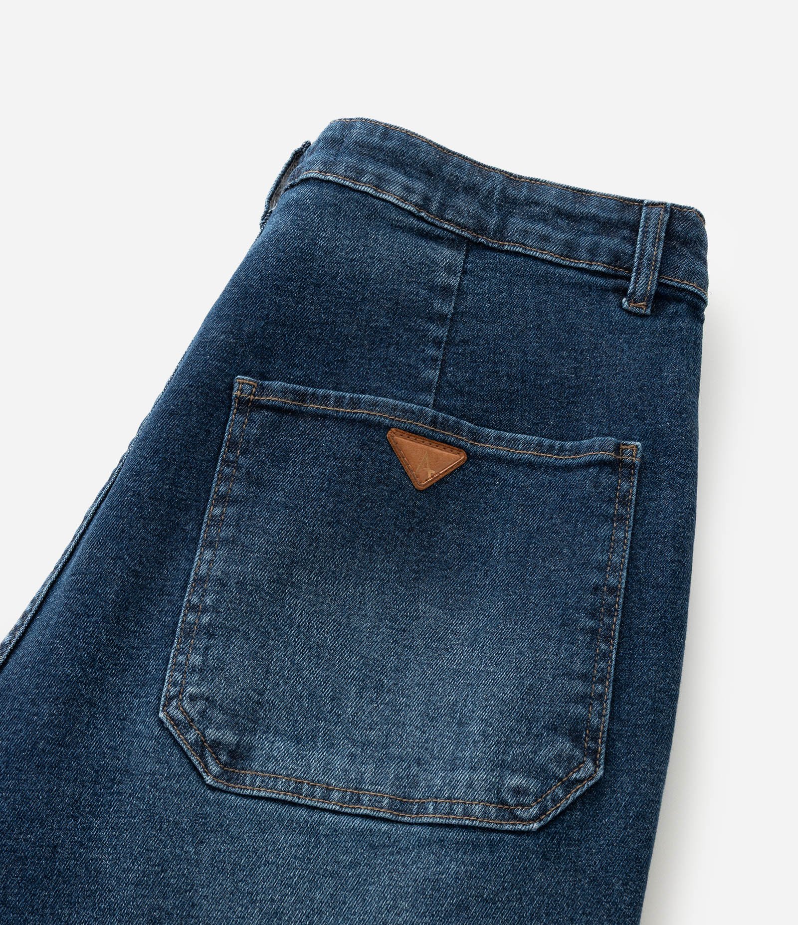 Calça Flare em Jeans com Botões Frontais Curve & Plus Size Azul 5