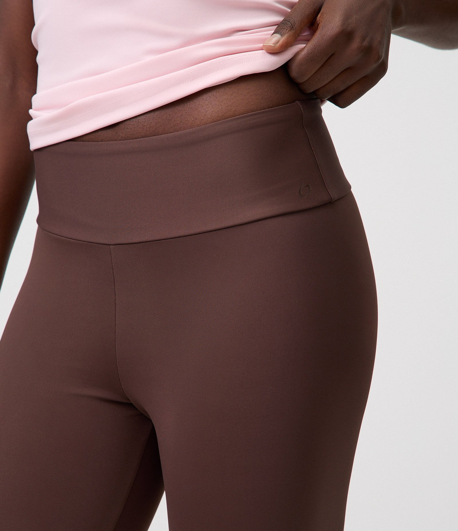 Calça Reta Esportiva em Microfibra Marrom 4
