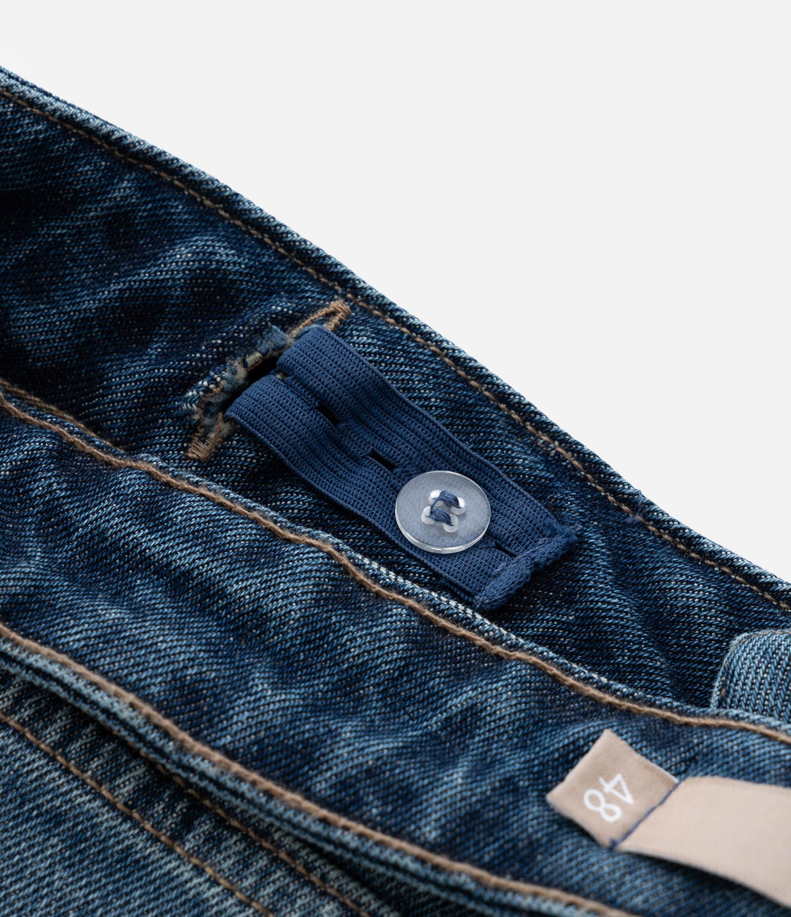 Bermuda Jeans Reta com Bolsos e Passantes Curve & Plus Size Azul 4