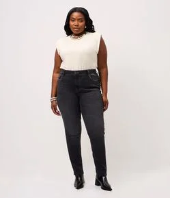 Calça Jeans Skinny com Tachinhas nos Bolsos Curve & Plus Size