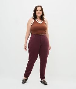 Calça Sarja Mom com Cintinho e Costura Contrastante Curve & Plus Size