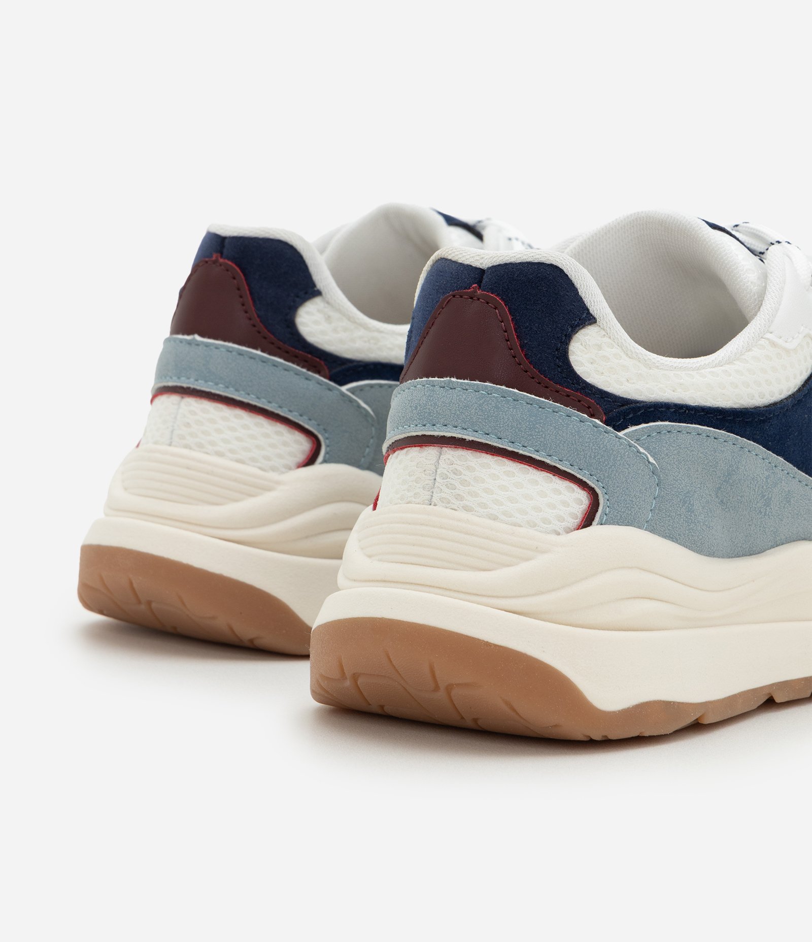 Tênis Jogging em PU com Recortes Contrastantes Branco/Azul 5