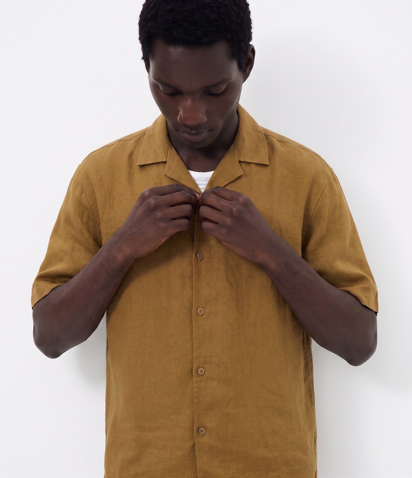 Camisa em Linho com Manga Curta Verde 1
