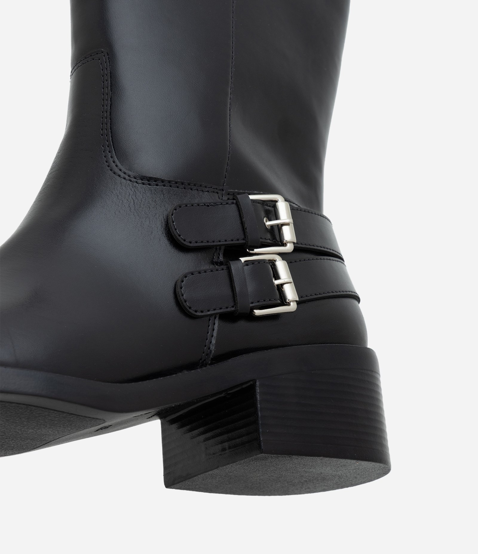 Bota Cano Curto em PU com Salto Bloco Preto 5