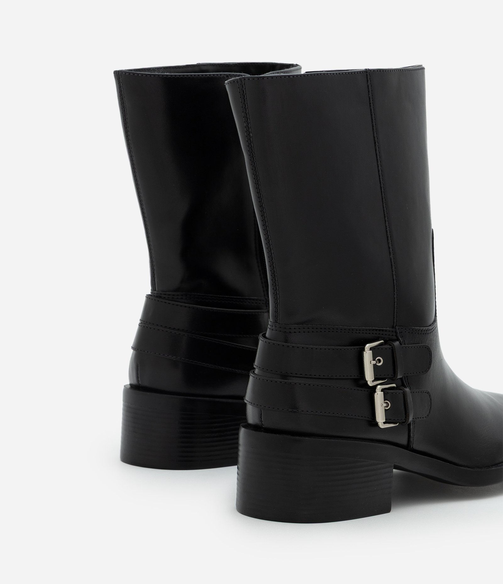 Bota Cano Curto em PU com Salto Bloco Preto 7