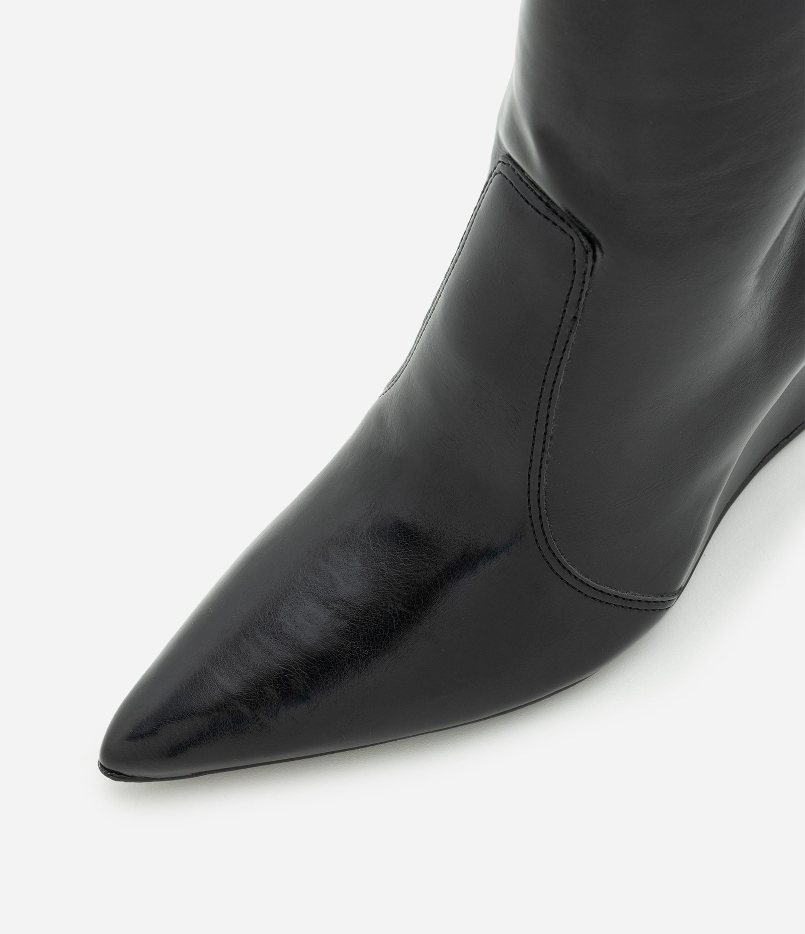Bota Cano Curto em PU com Salto Anabela Preto 3