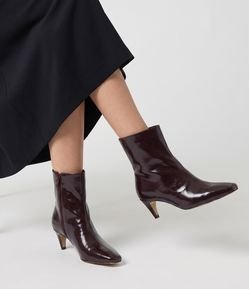 Bota Cano Médio em PU com Bico Quadrado