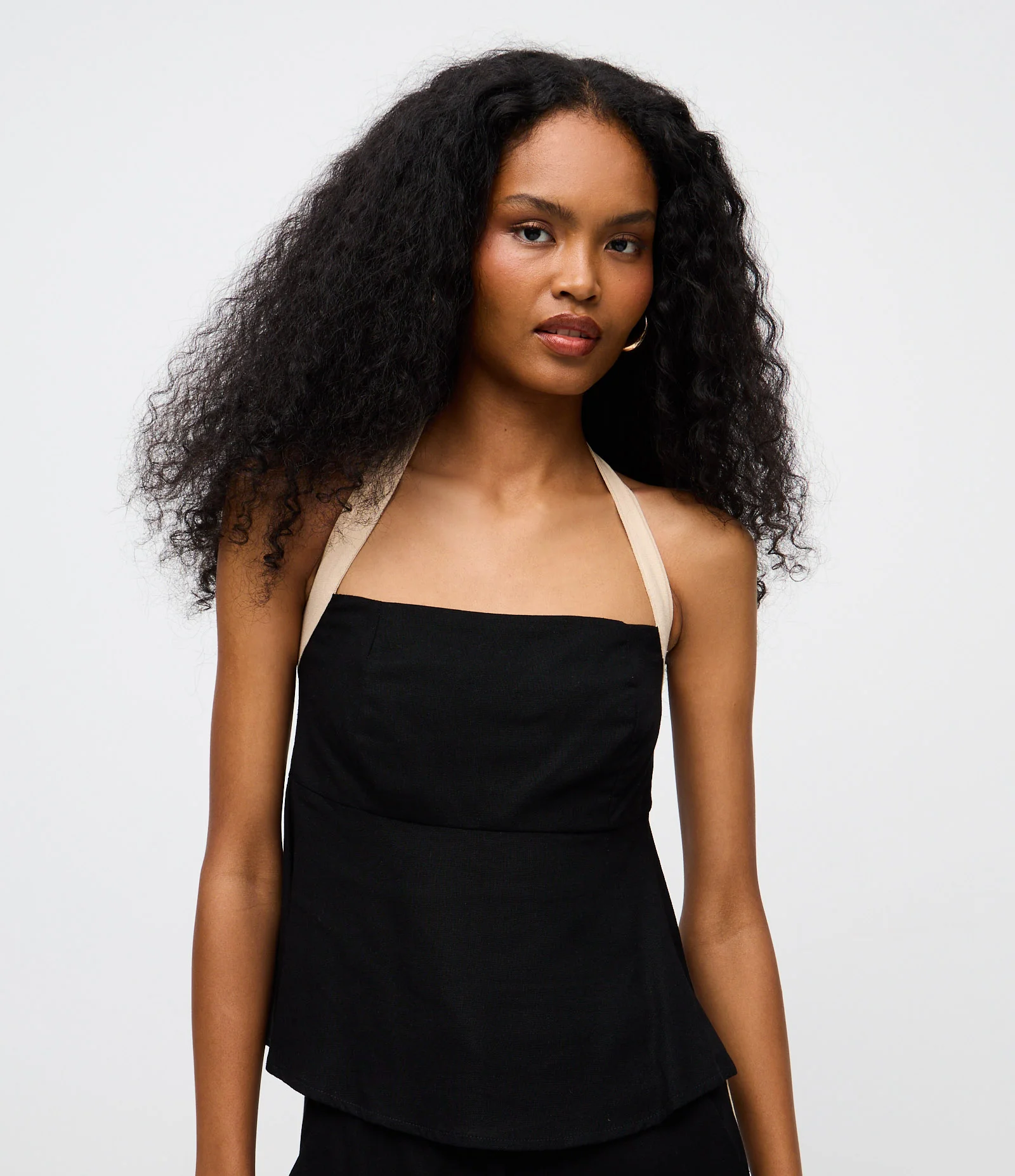 Blusa Frente Única em Viscolinho com Decote Quadrado Preto 1
