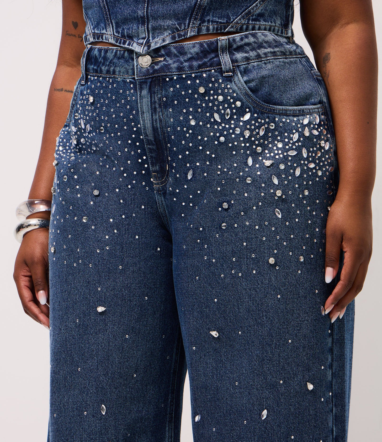 Calça Wide em Jeans com Brilhos Aplicados Curve & Plus Size Azul 3