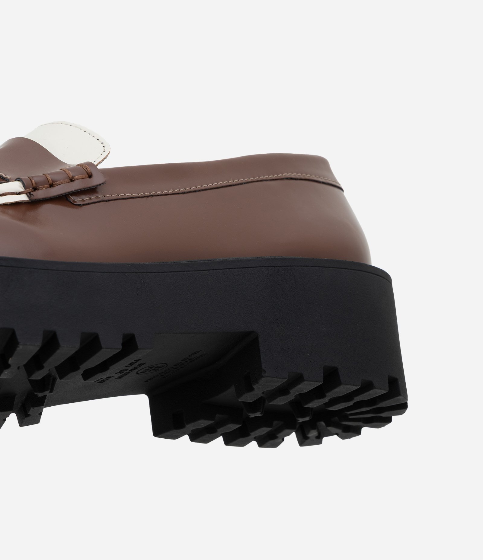 Mocassim Loafer em PU com Sola Tratorada Marrom 4