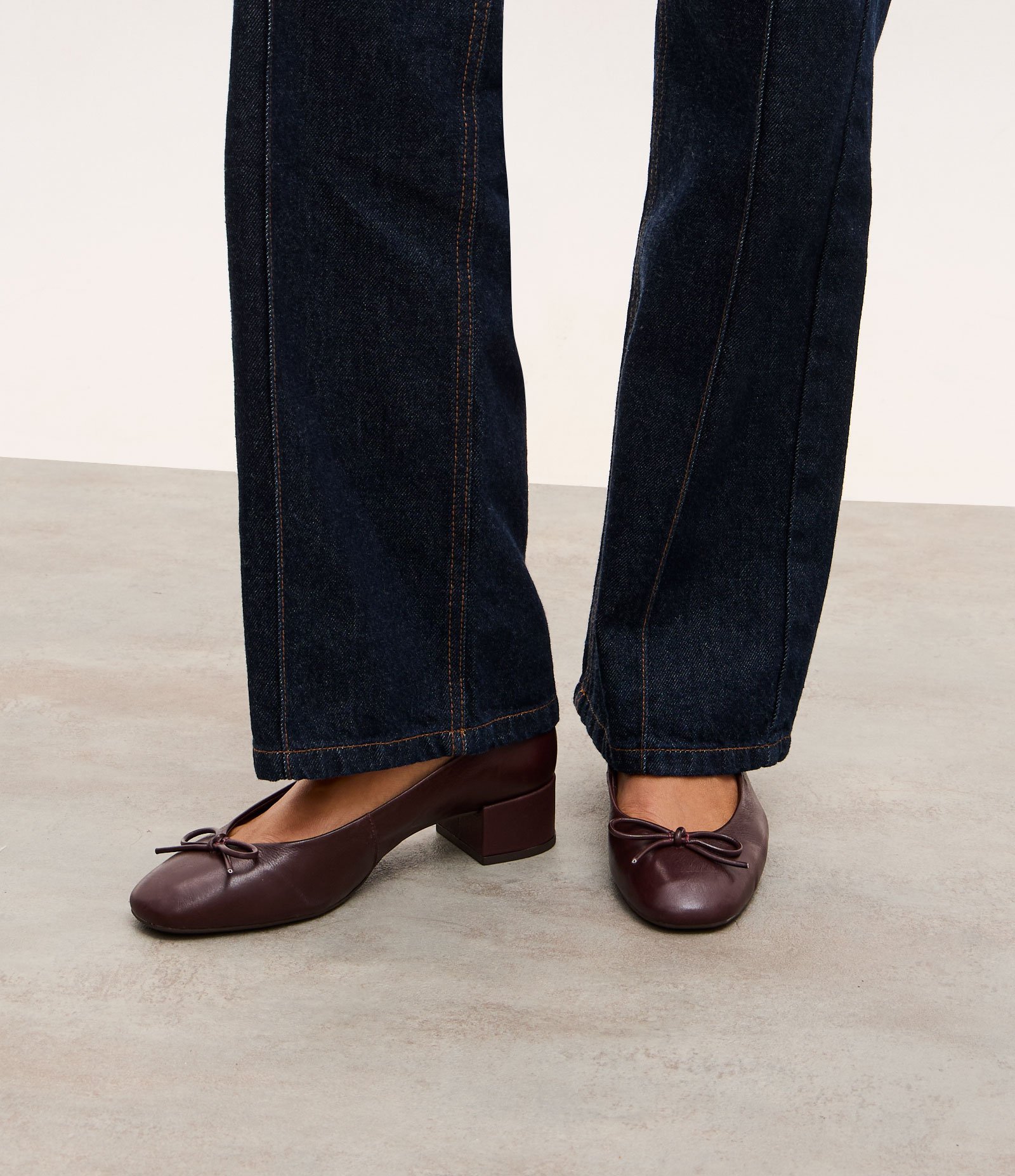 Sapato Boneca em Couro com Salto Bloco Vinho 6