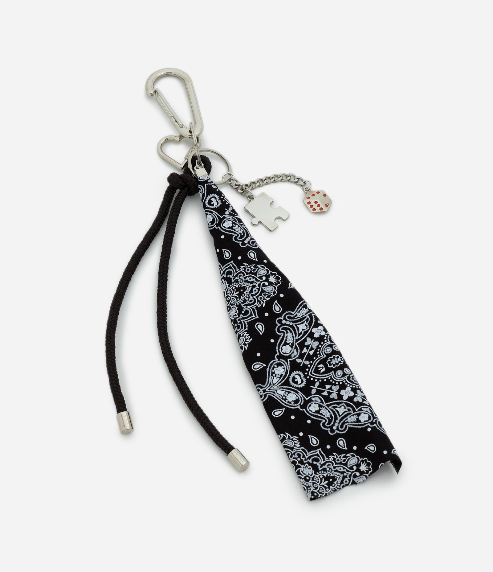 Chaveiro em Metal com Detalhe de Bandana Preto 2