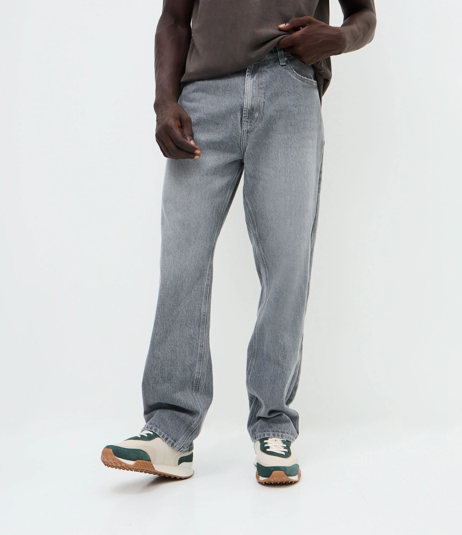 Calça  em Jeans Reta Vintage Cinza 2