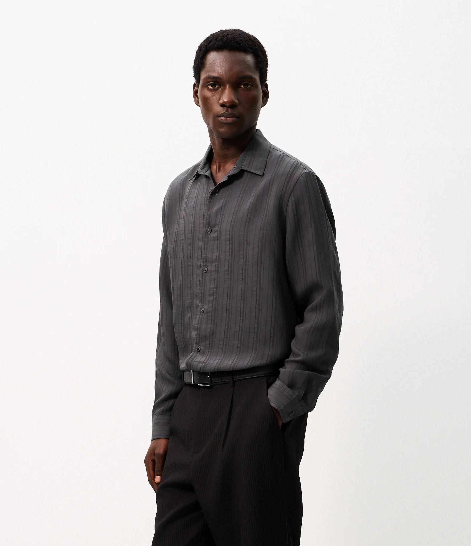 Camisa Comfort Modal Listrada Texturizada Cinza 1