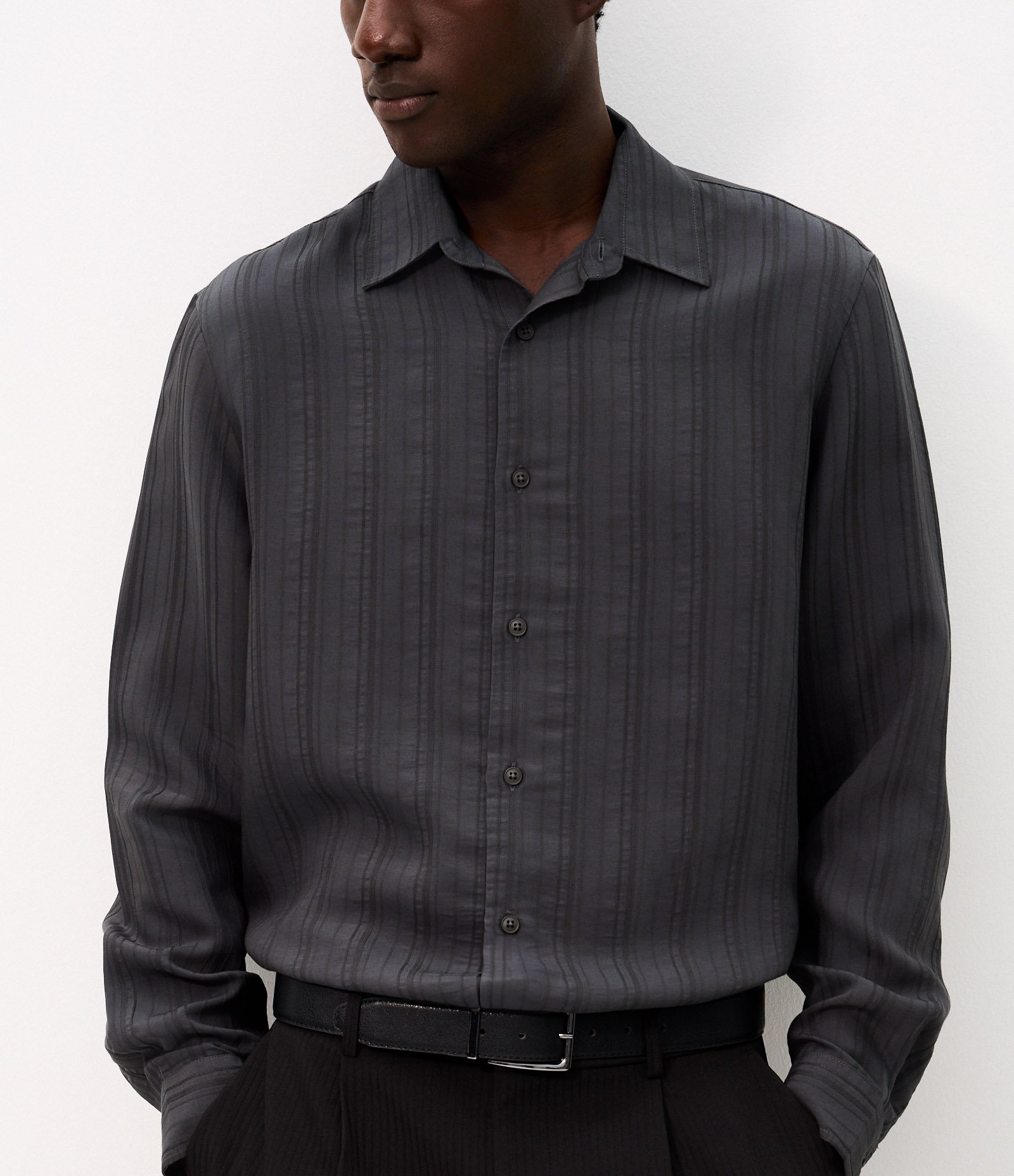 Camisa Comfort Modal Listrada Texturizada Cinza 3
