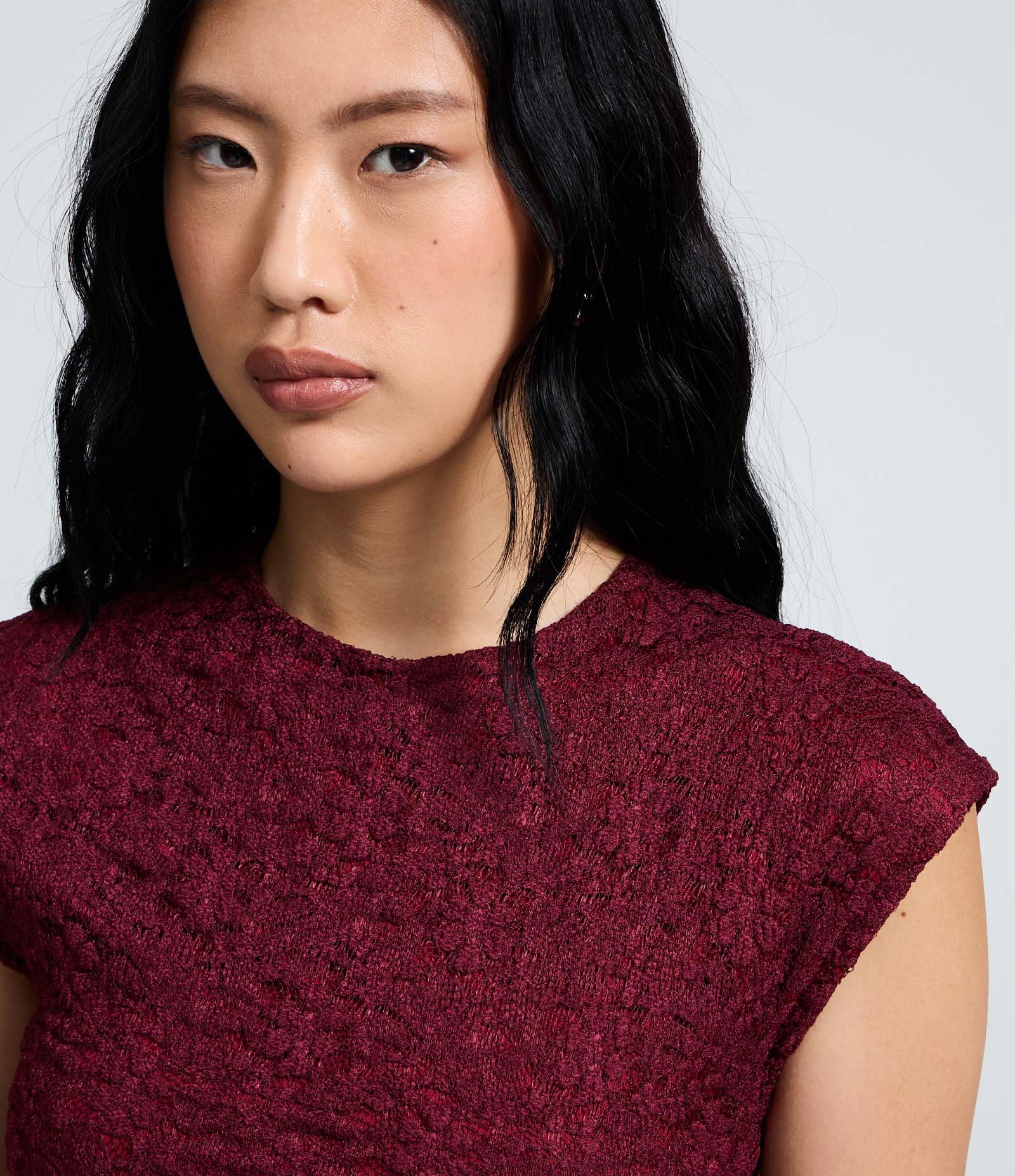 Blusa em Renda com Textura Vazada nas Costas Vermelho 3