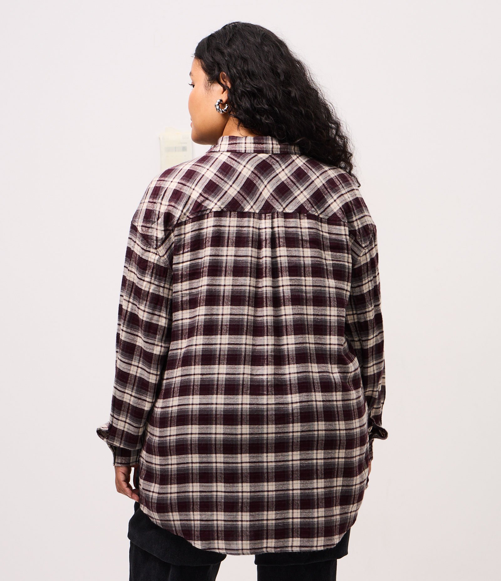 Camisa Xadrez Fio Tinto Manga Longa Curve & Plus Size Marrom 4