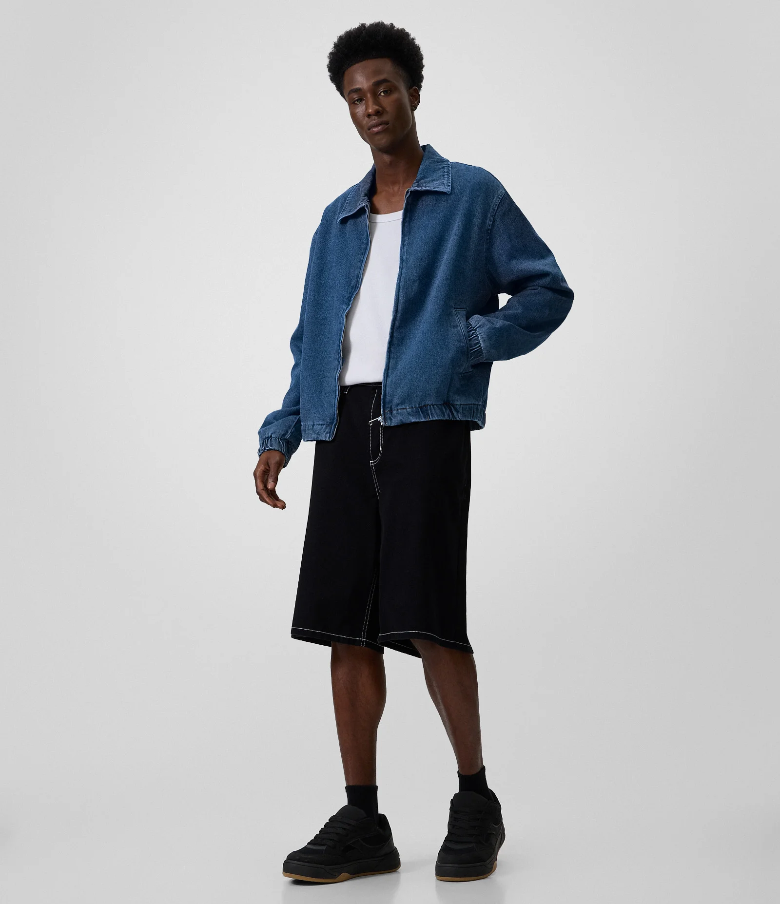 Jaqueta Jeans Bomber com Zíper Azul 2