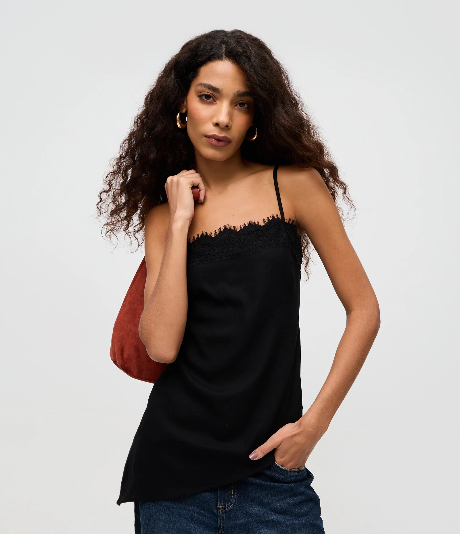 Blusa Assimétrica em Viscolinho com Renda no Busto Preto 1